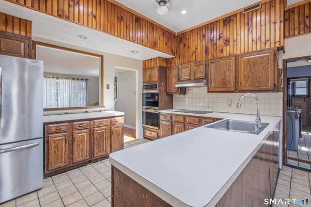 65 Sidehill Road, Hamden, CT 06517