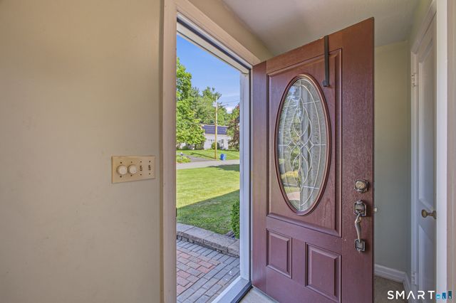 65 Sidehill Road, Hamden, CT 06517