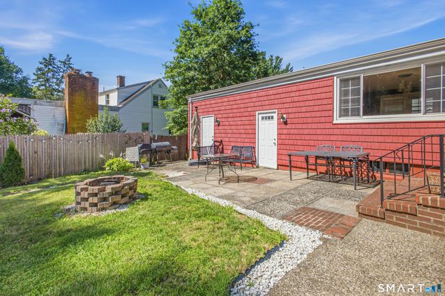 65 Sidehill Road, Hamden, CT 06517
