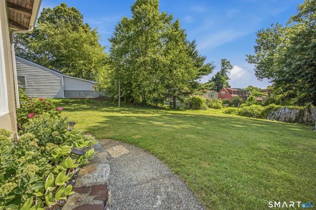 65 Sidehill Road, Hamden, CT 06517
