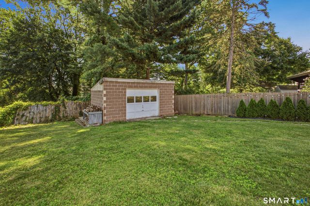 65 Sidehill Road, Hamden, CT 06517
