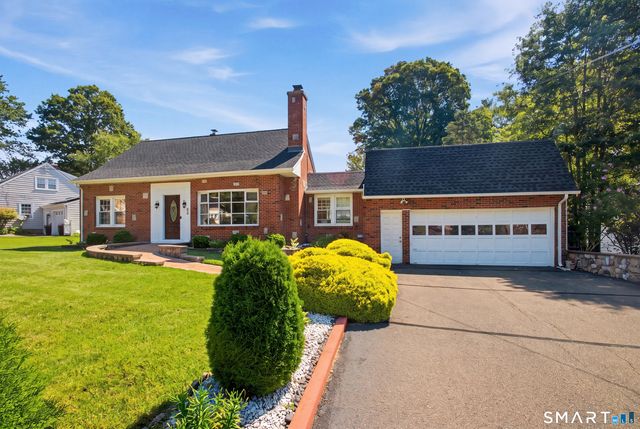 65 Sidehill Road, Hamden, CT 06517