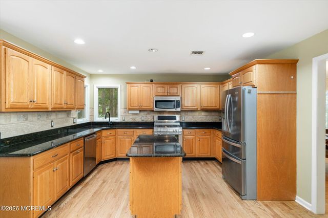 124 Bobbi'S Terrace, Plumsted, NJ 08533