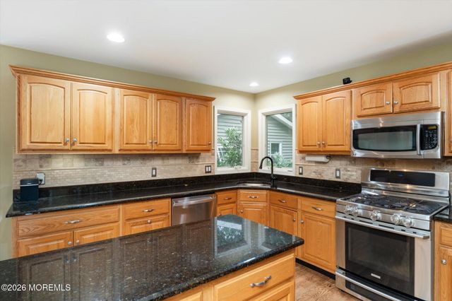 124 Bobbi'S Terrace, Plumsted, NJ 08533