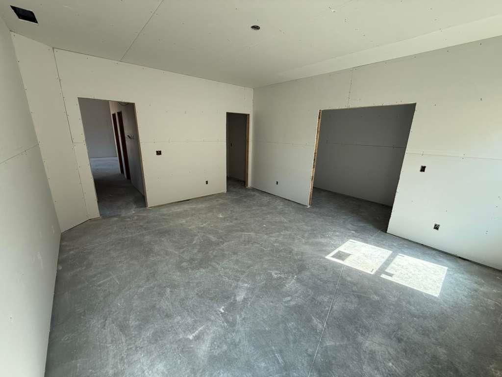 5085 N Toben Dr