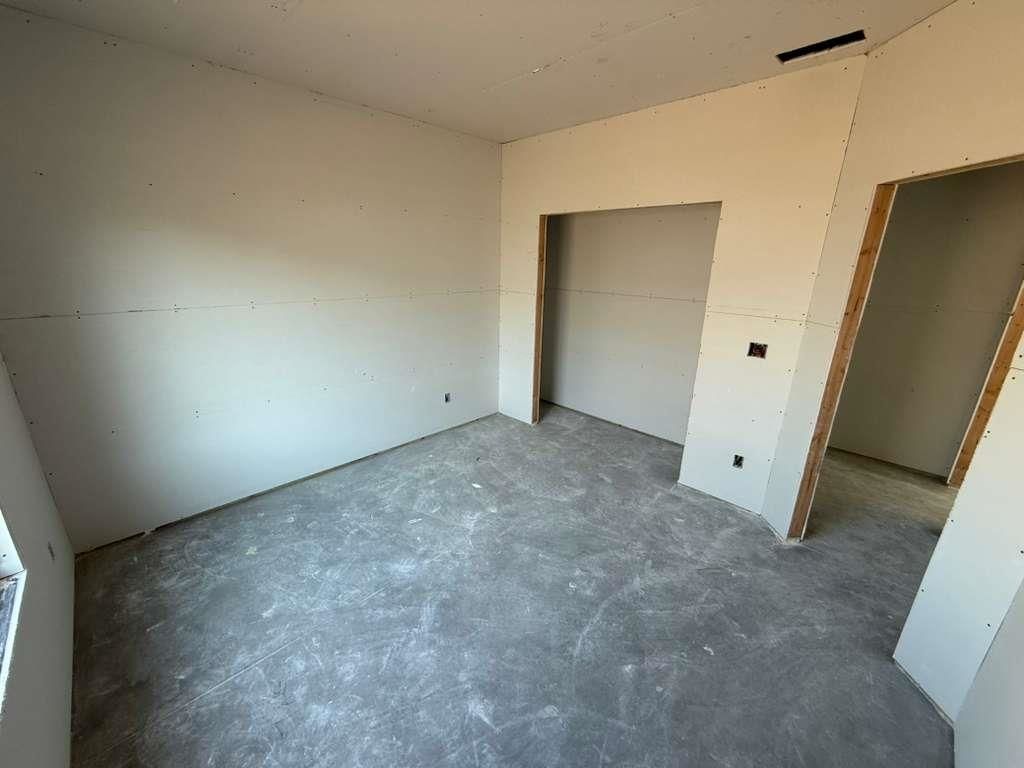 5085 N Toben Dr