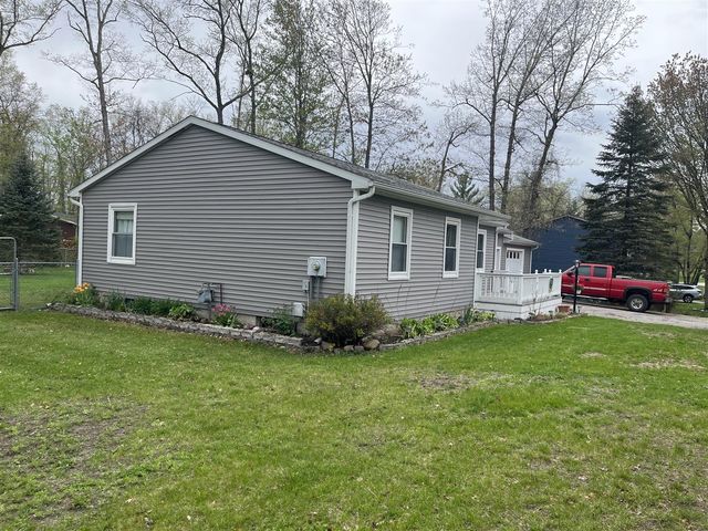 1570 Fawn Lake Drive, West Branch, MI 48661