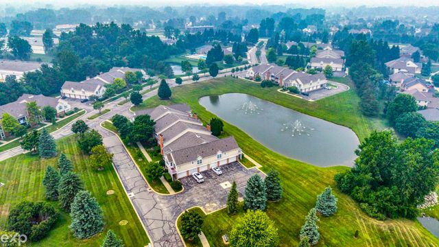 56634 Chesapeake Trail, Shelby Twp, MI 48316