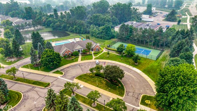 56634 Chesapeake Trail, Shelby Twp, MI 48316
