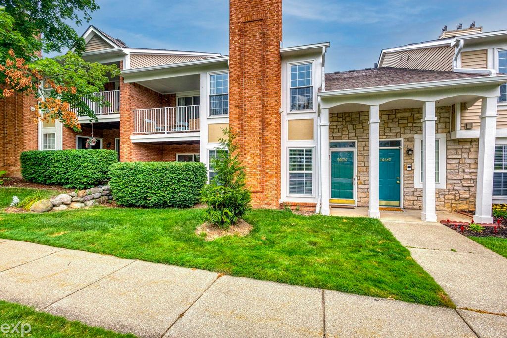 56634 Chesapeake Trail, Shelby Twp, MI 48316
