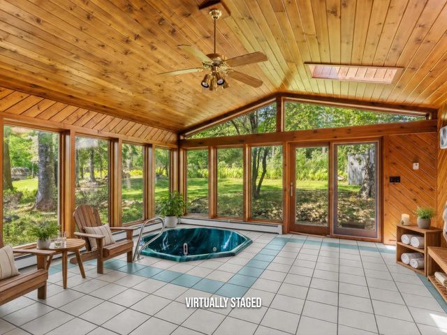 306 Fenway TERRACE, Manitowoc, WI 54220