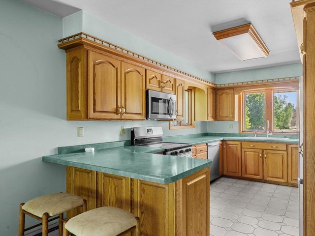 306 Fenway TERRACE, Manitowoc, WI 54220