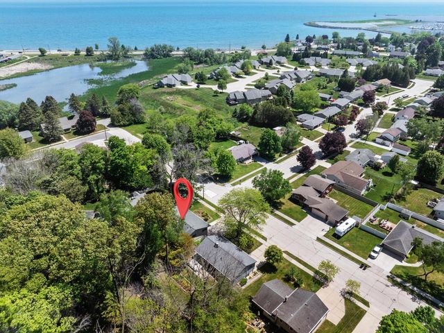 306 Fenway TERRACE, Manitowoc, WI 54220