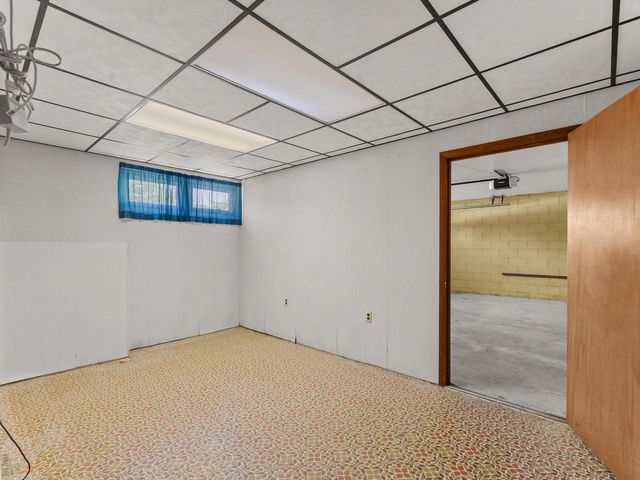 306 Fenway TERRACE, Manitowoc, WI 54220