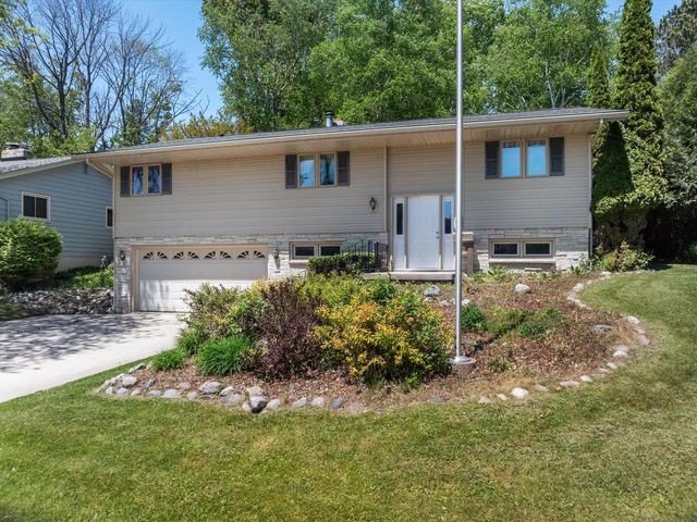 306 Fenway TERRACE, Manitowoc, WI 54220