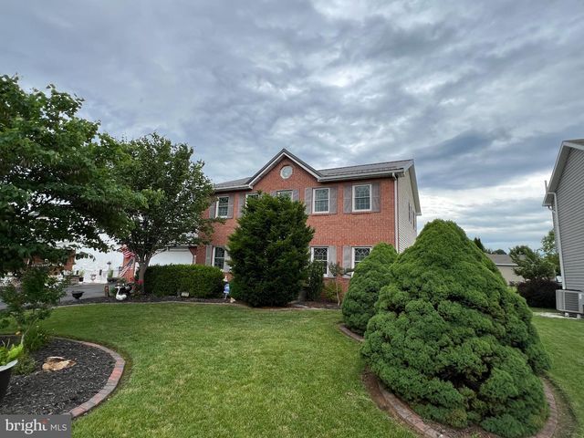 3526 TURNBERRY DR, Chambersburg, PA 17202