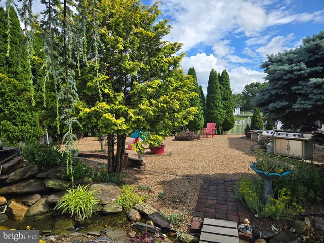 3526 TURNBERRY DR, Chambersburg, PA 17202