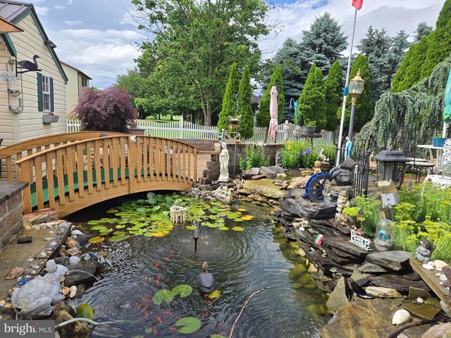 3526 TURNBERRY DR, Chambersburg, PA 17202