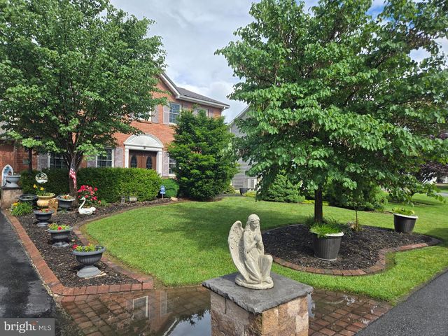 3526 TURNBERRY DR, Chambersburg, PA 17202