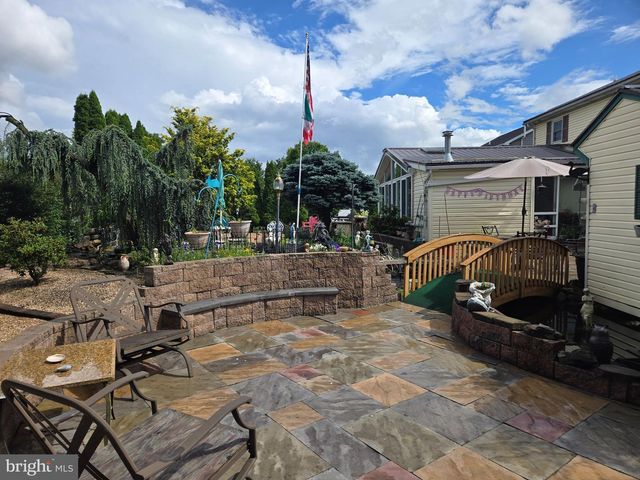 3526 TURNBERRY DR, Chambersburg, PA 17202