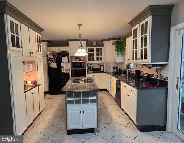 3526 TURNBERRY DR, Chambersburg, PA 17202