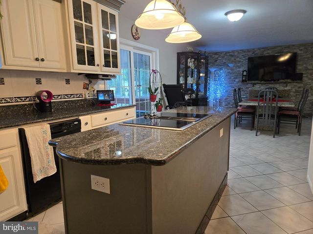 3526 TURNBERRY DR, Chambersburg, PA 17202