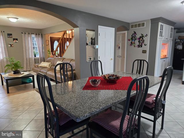 3526 TURNBERRY DR, Chambersburg, PA 17202