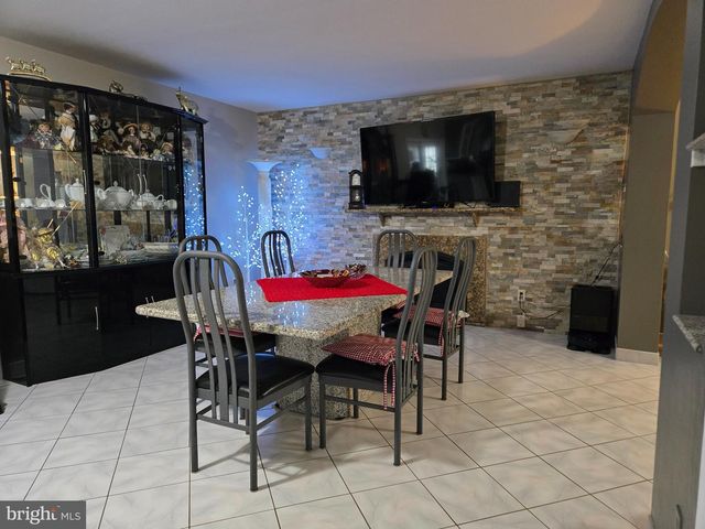 3526 TURNBERRY DR, Chambersburg, PA 17202