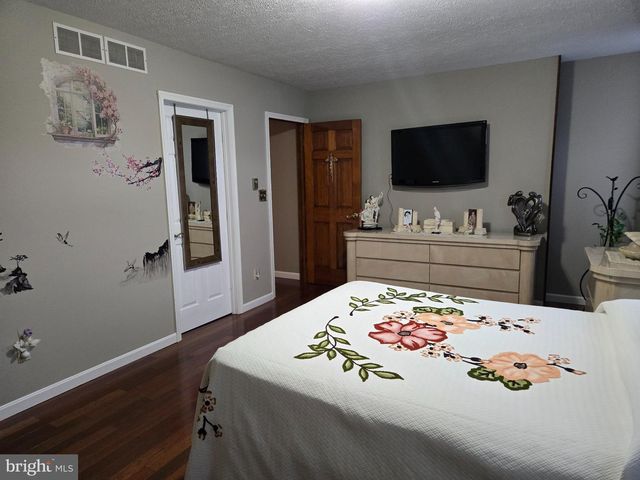3526 TURNBERRY DR, Chambersburg, PA 17202