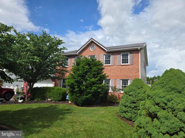 3526 TURNBERRY DR, Chambersburg, PA 17202
