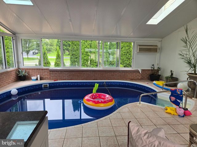 3526 TURNBERRY DR, Chambersburg, PA 17202