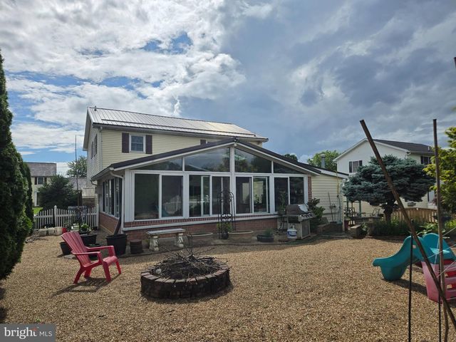 3526 TURNBERRY DR, Chambersburg, PA 17202