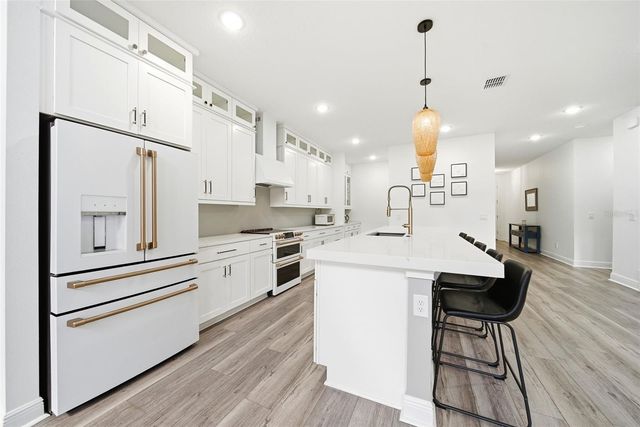 9211 WAVERLY WALK DRIVE, Orlando, FL 32817