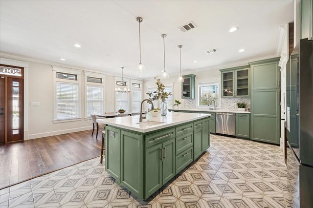 206 North Street, Houston, TX 77009