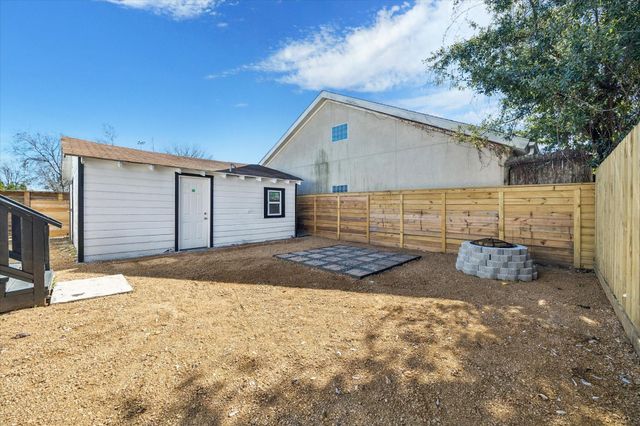 206 North Street, Houston, TX 77009