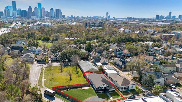 206 North Street, Houston, TX 77009