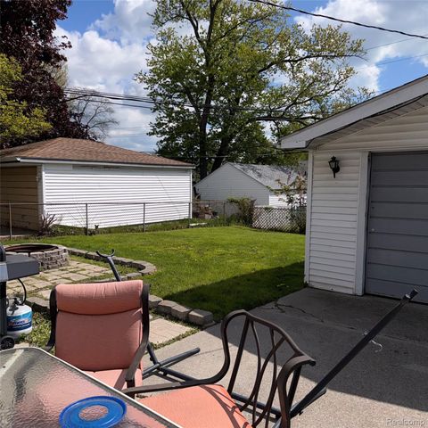 28120 ONeil, Roseville, MI 48066