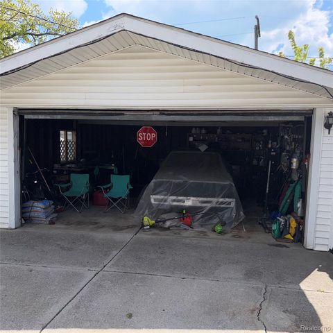 28120 ONeil, Roseville, MI 48066