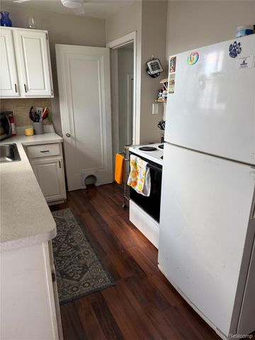 28120 ONeil, Roseville, MI 48066