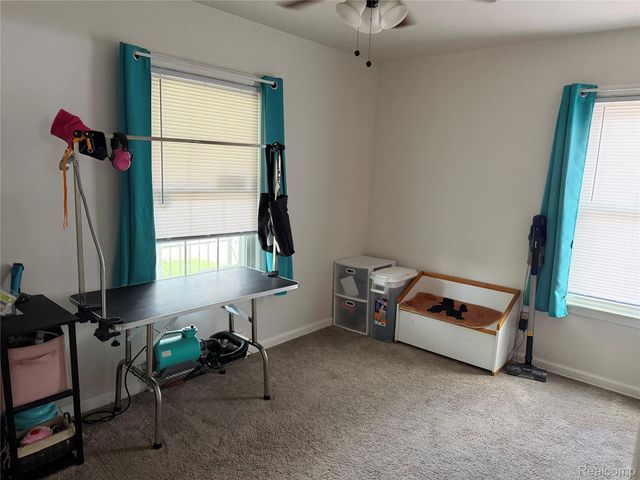 28120 ONeil, Roseville, MI 48066