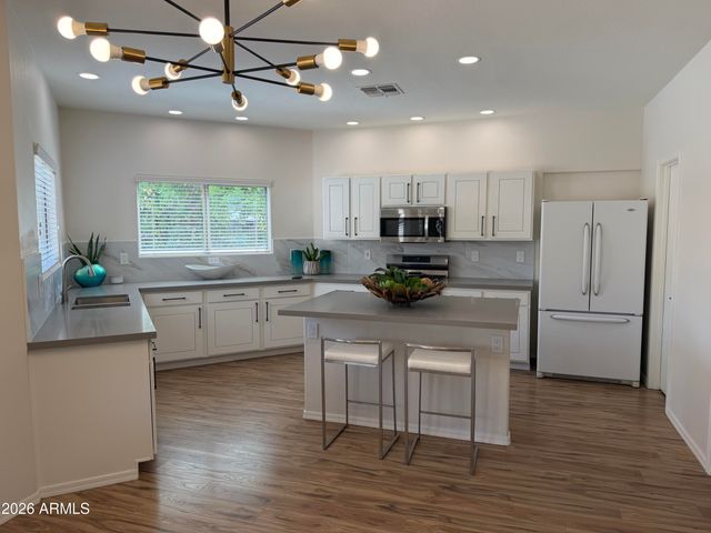 4041 E TETHER Trail, Phoenix, AZ 85050