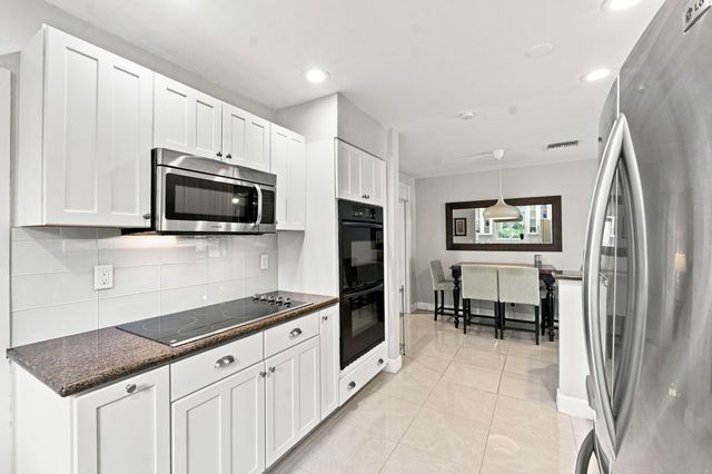 4110 NW 16TH Avenue, Oakland Park, FL 33309