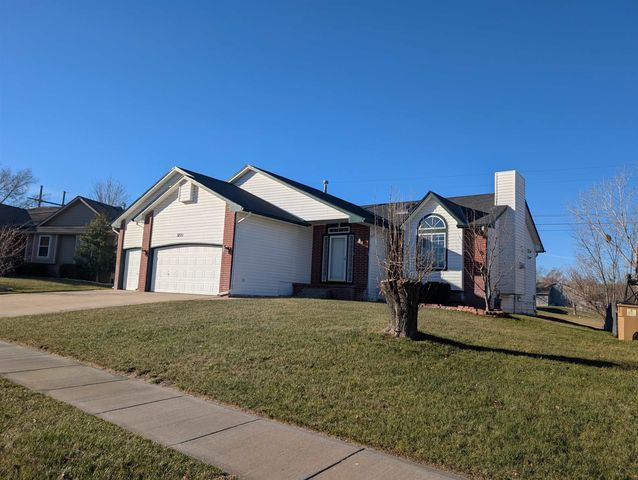 3221 N Forest Ridge st, Wichita, KS 67205
