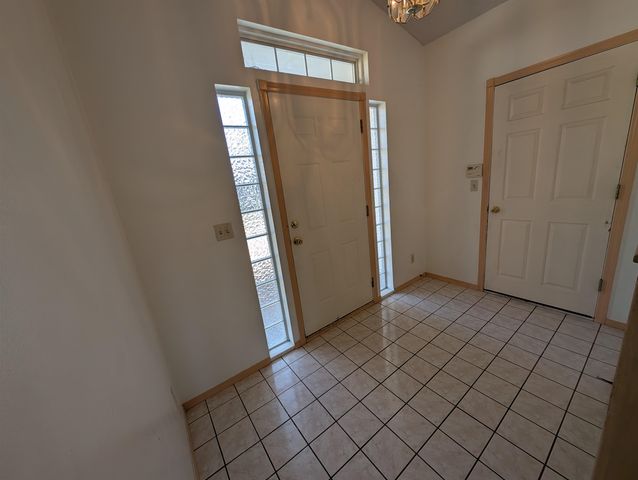 3221 N Forest Ridge st, Wichita, KS 67205