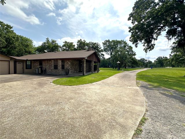 113 Fm 3454 Road, Huntsville, TX 77320