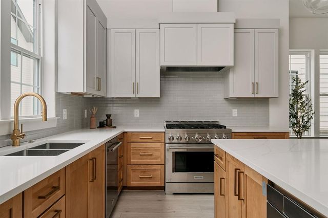 2209 Woodland Ave 502, Austin, TX 78741