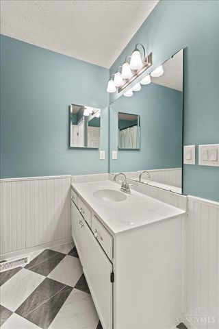 8844 Steeplechase Way, West Chester, OH 45069