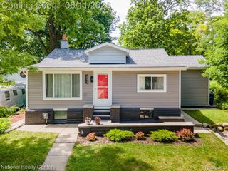 3973 Oak Knoll Road, Waterford, MI 48328