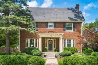 1912 Tremont Road, Upper Arlington, OH 43212