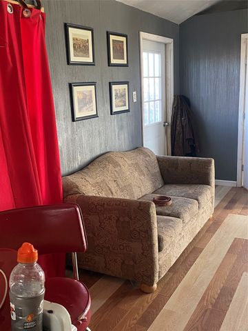 209 S Avenue D, Cross Plains, TX 76443